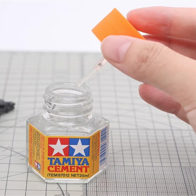 40ml モデル接着剤 87003/87038/87134/ - Tamiya Model Paint Set のレビューと価格